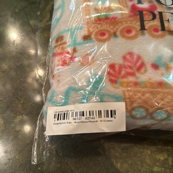 NWT - Posh Peanut - Microfleece Jumpsuit / Playsuit - Pattern: Gingerbread Train - Picture 11 of 13